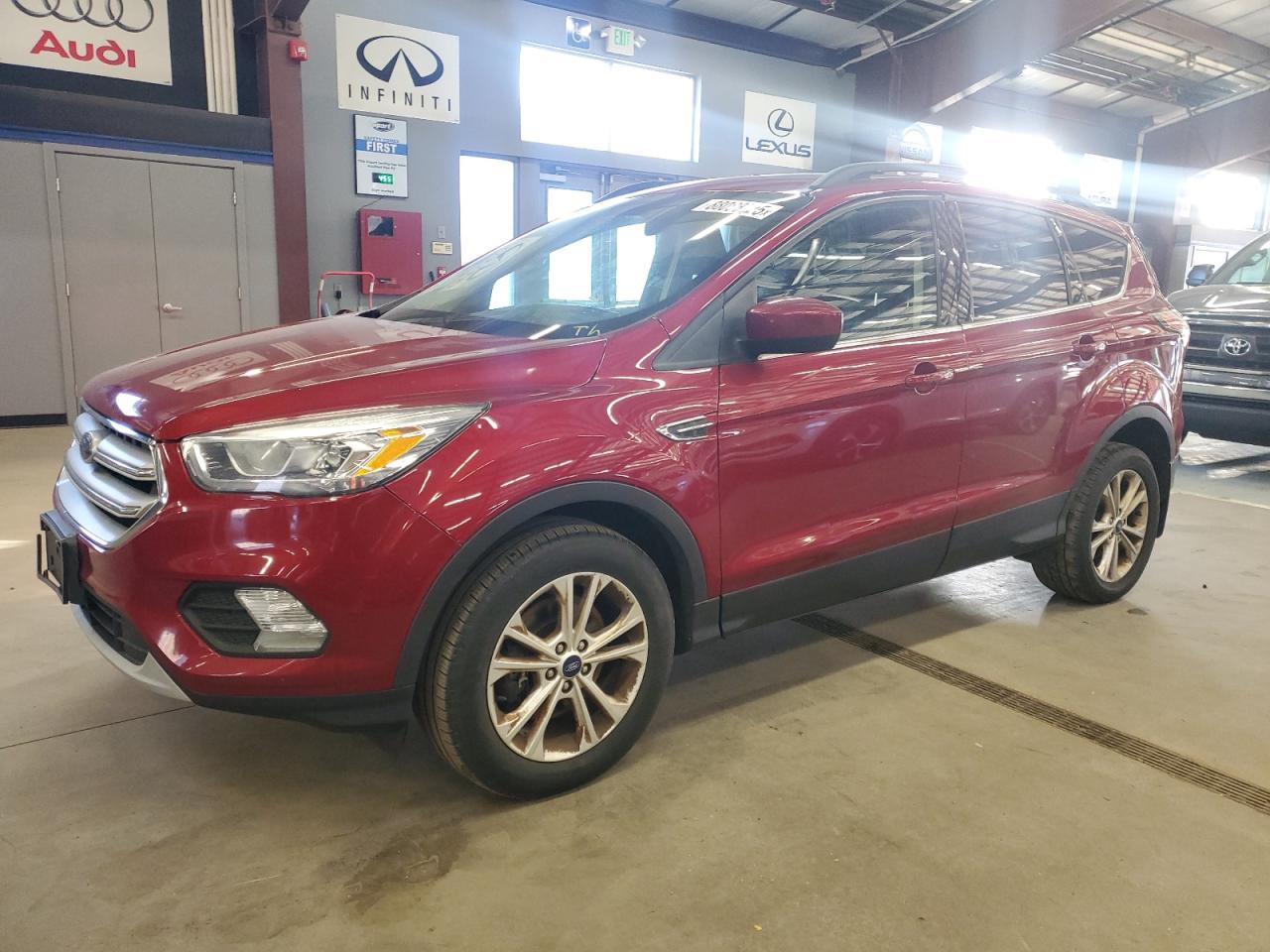 VIN 1FMCU9HD2JUC98876 2018 FORD ESCAPE no.1