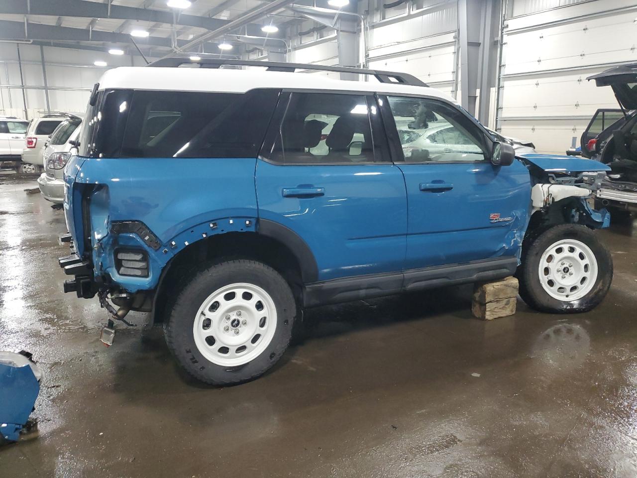 2023 Ford Bronco - Image 3