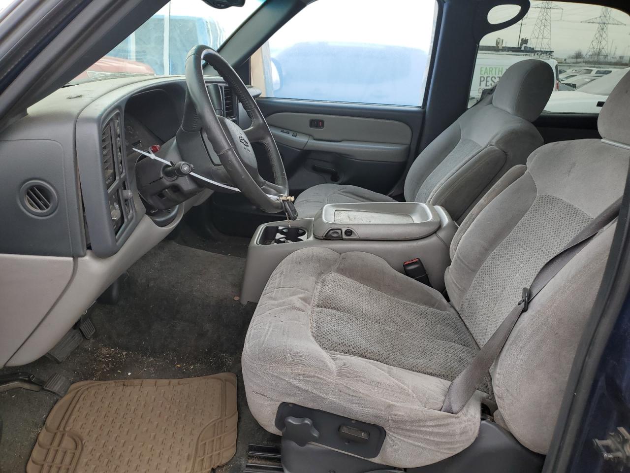 2001 Chevrolet Tahoe - Image 7
