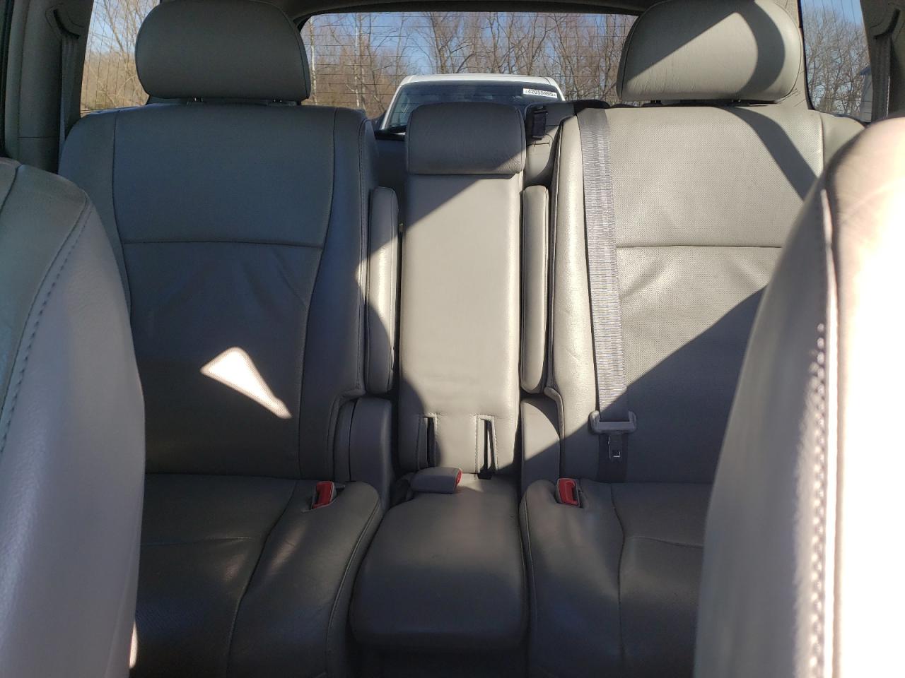 2011 Toyota Highlander - Image 10