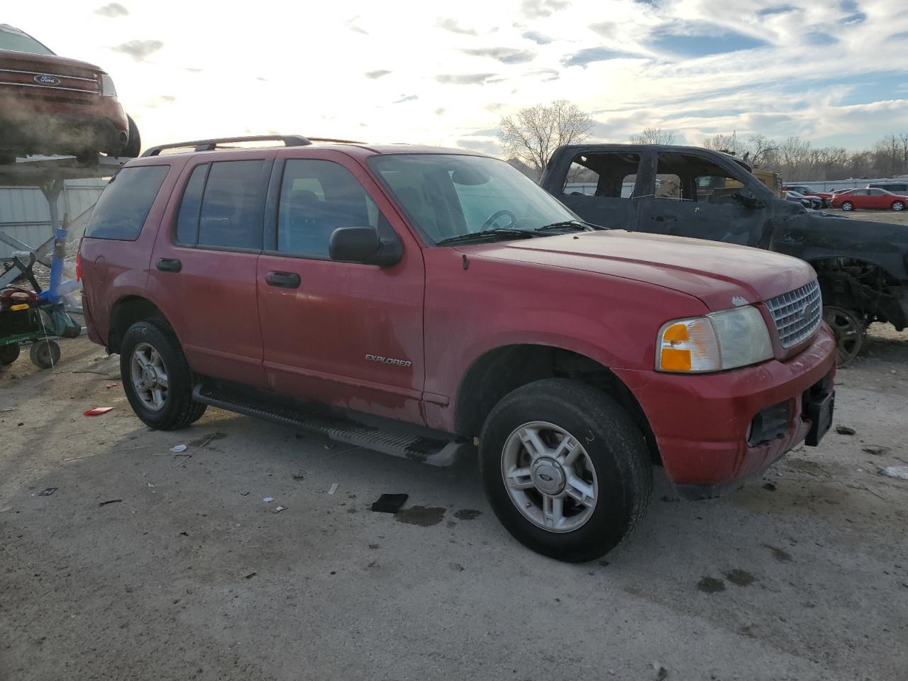 2004 Ford Explorer - Image 4