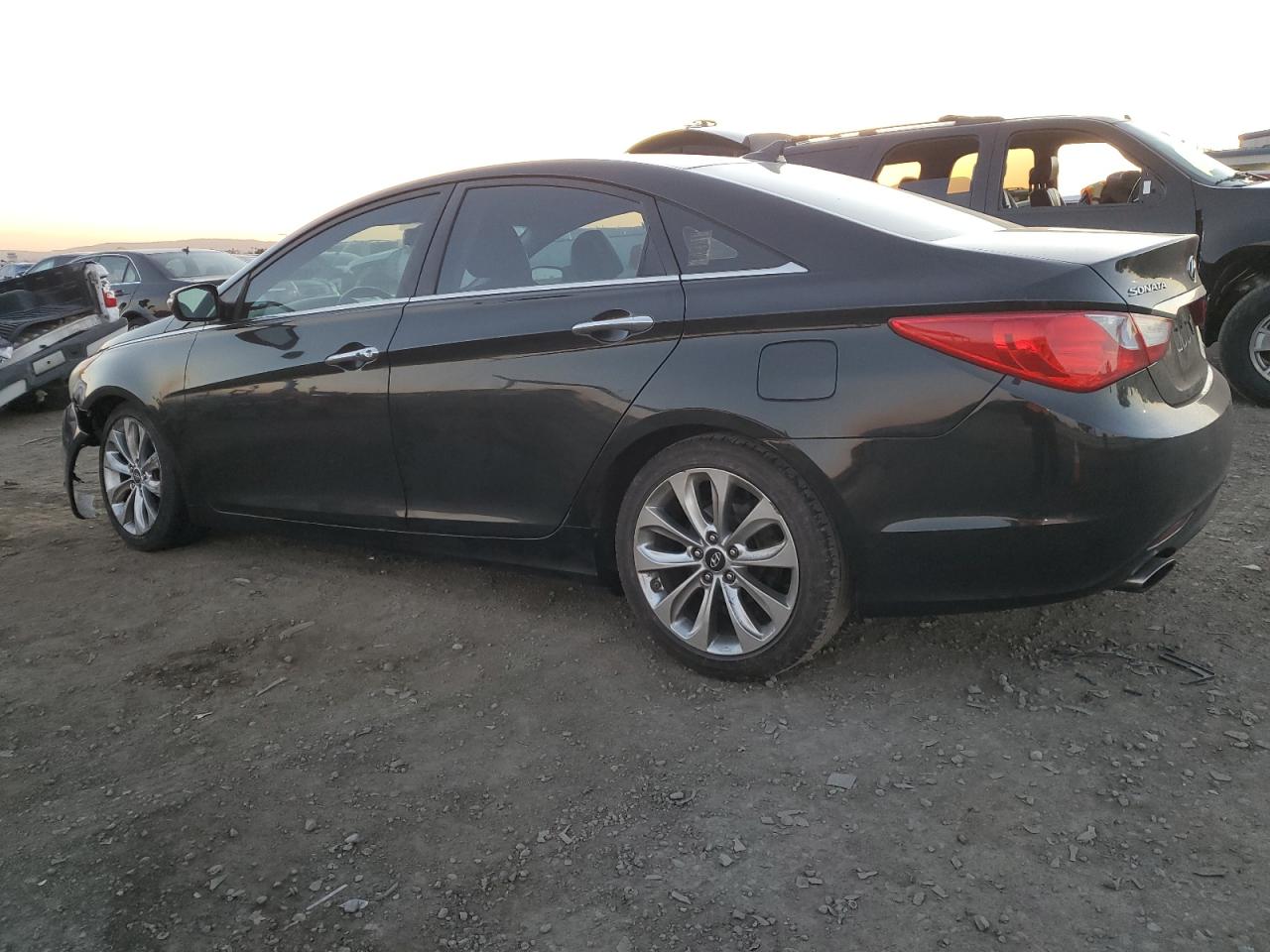 2011 Hyundai Sonata - Image 2