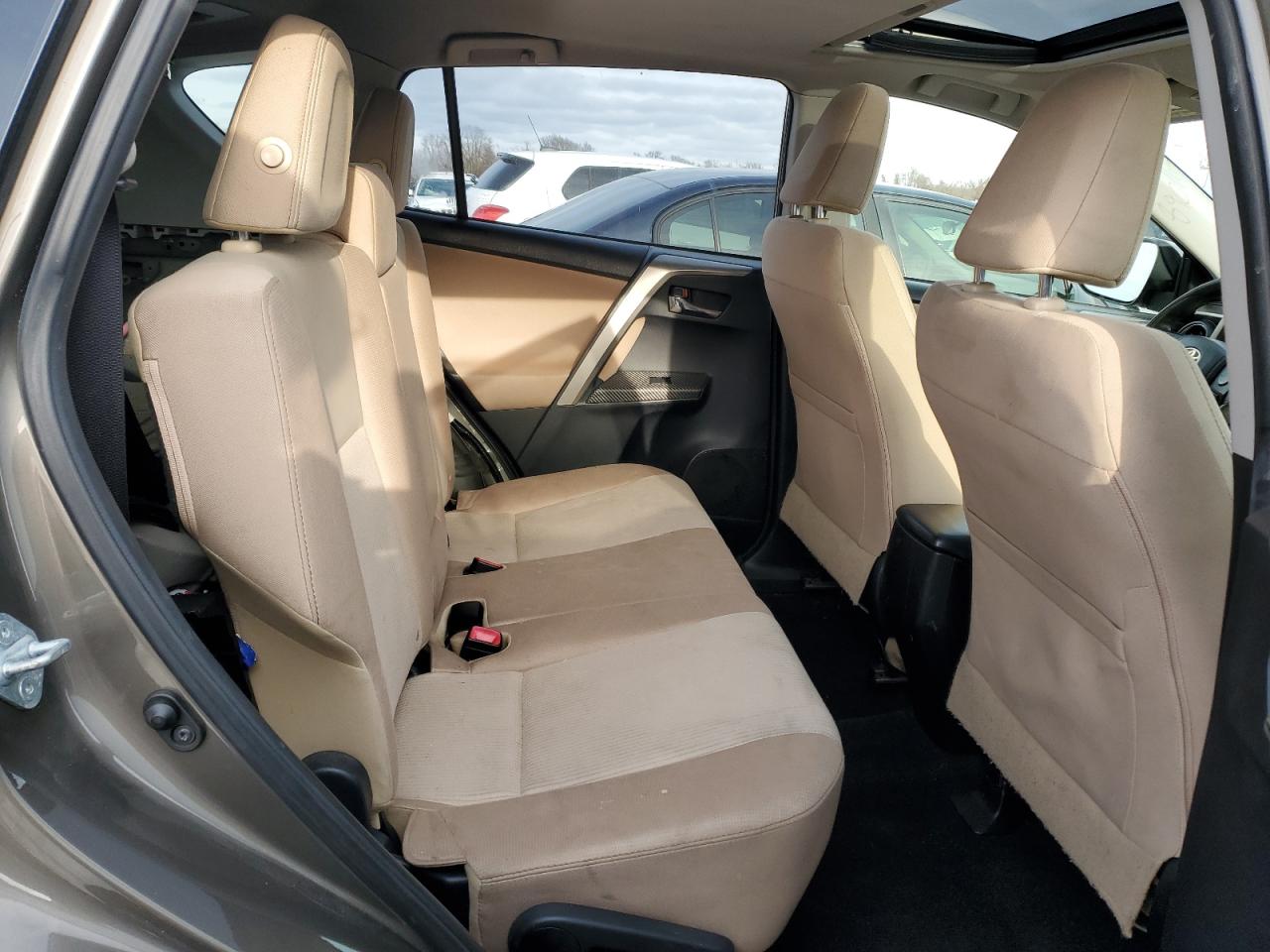 2015 Toyota RAV 4 - Image 11