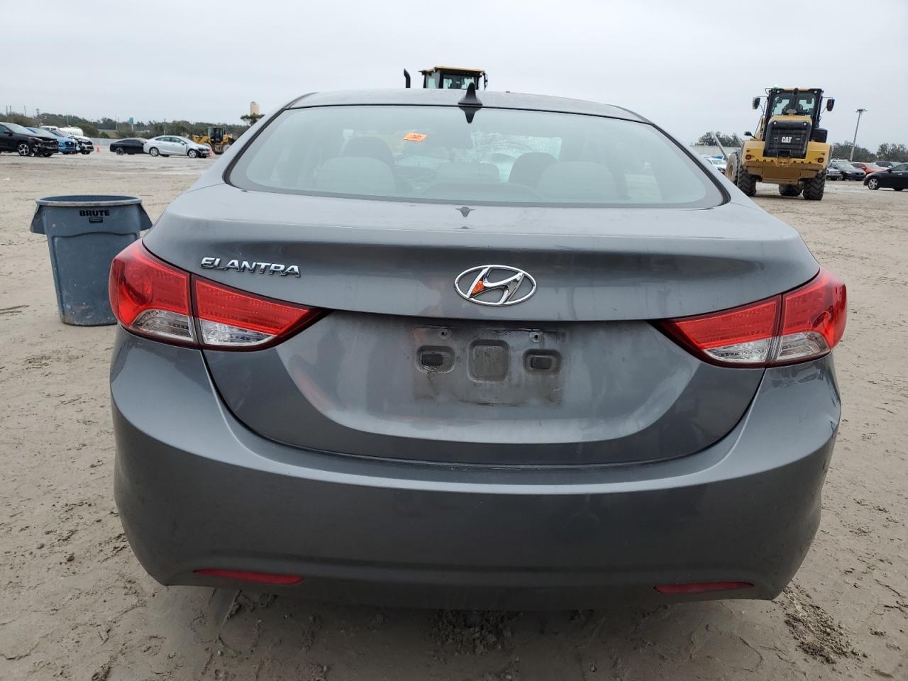 2013 Hyundai Elantra - Image 6
