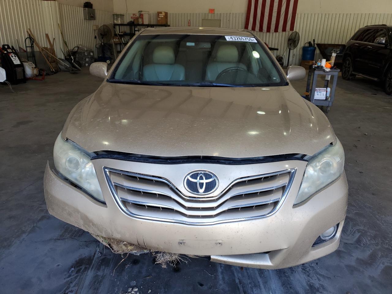 2011 Toyota Camry - Image 5