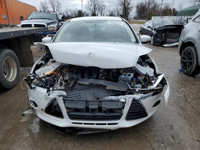 Sedans FORD FOCUS 2014 Biały