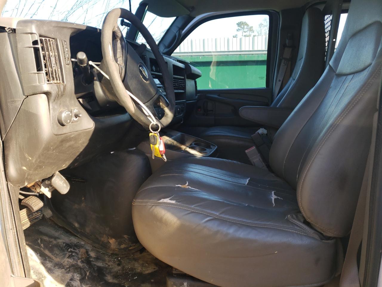 2015 Chevrolet Express - Image 7