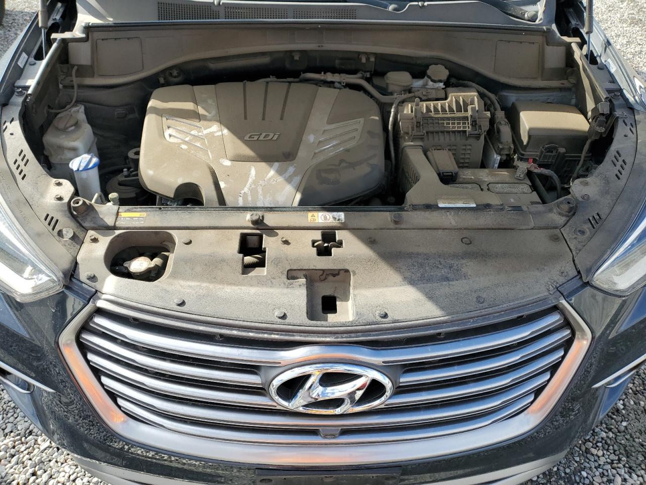 2019 Hyundai Santa Fe - Image 12