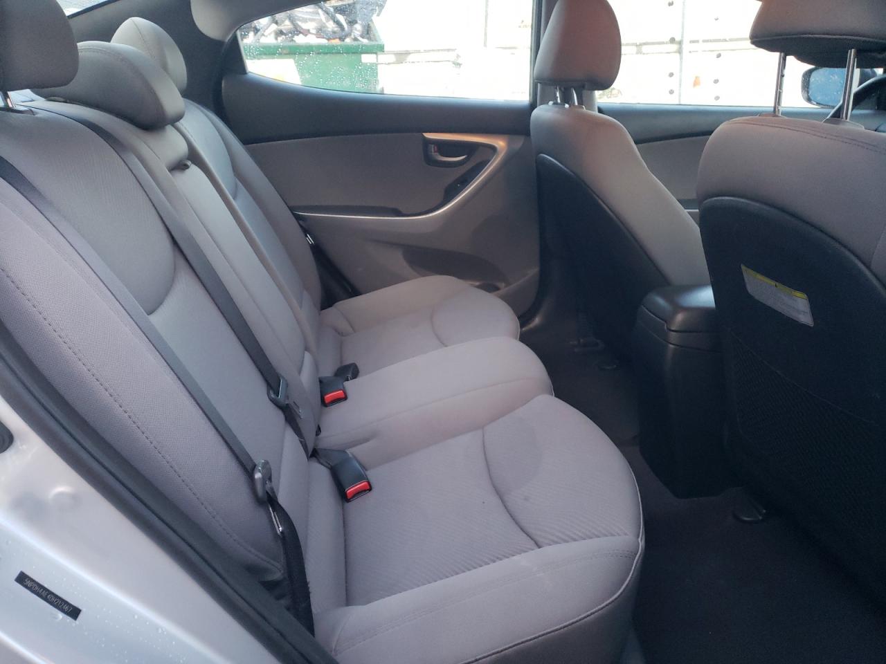 2013 Hyundai Elantra - Image 10