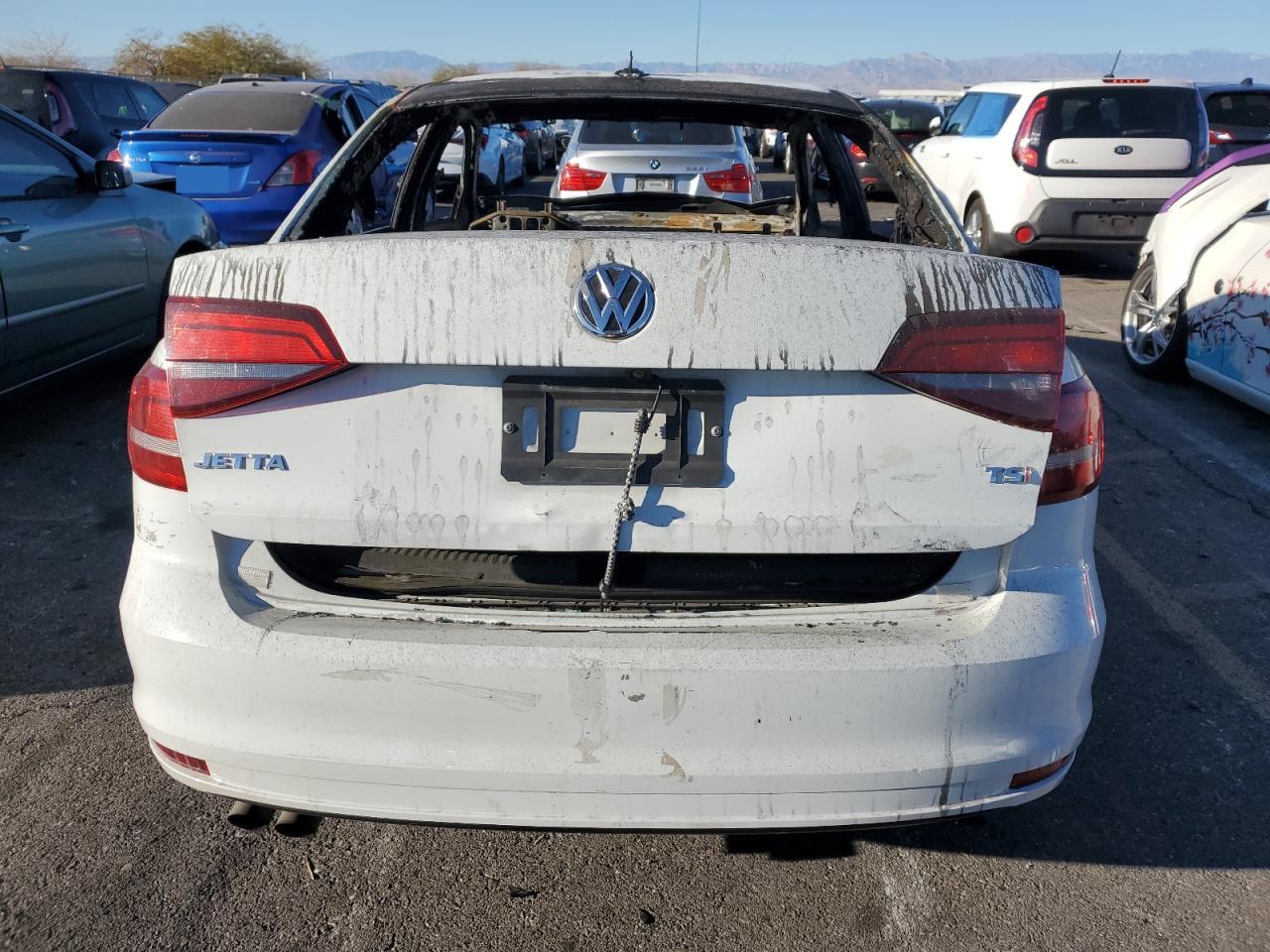 2016 Volkswagen Jetta - Image 6