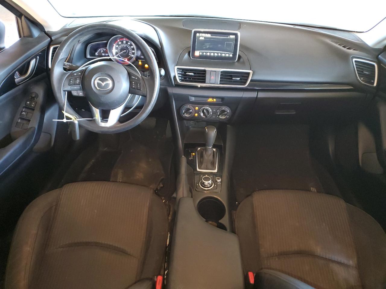 2016 Mazda 3 - Image 8