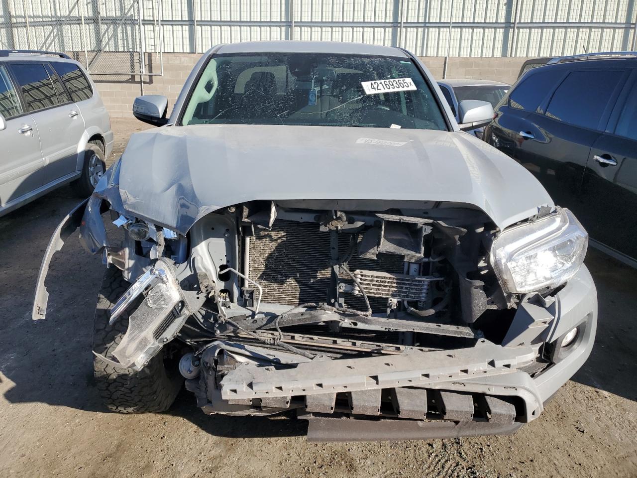 2019 Toyota Tacoma - Image 5