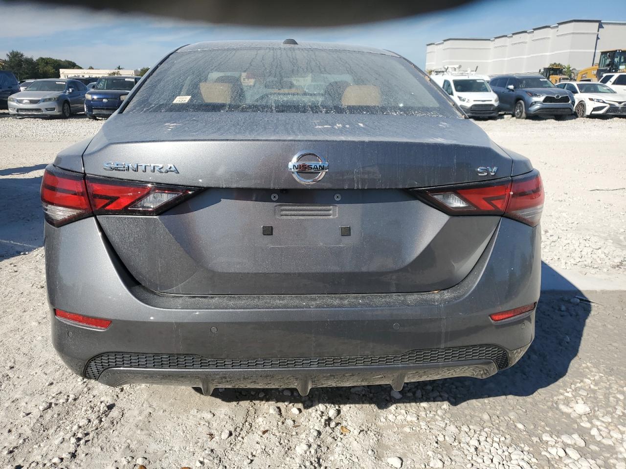 2022 Nissan Sentra - Image 6