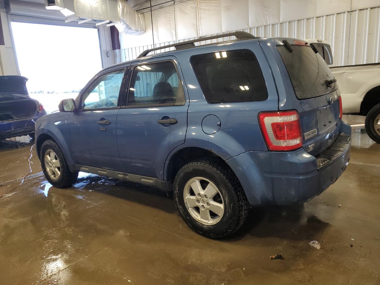2010 Ford Escape - Image 2