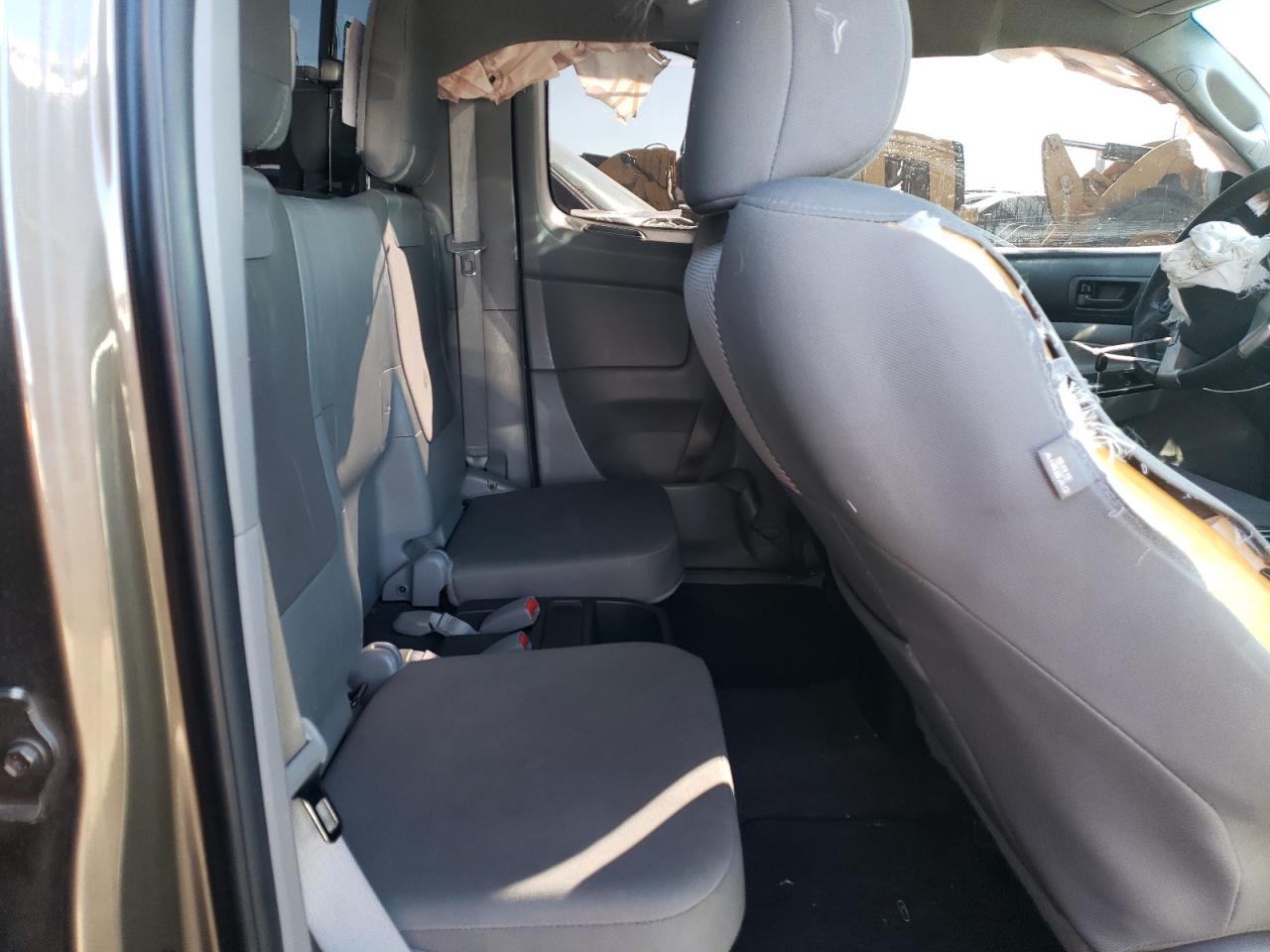 2015 Toyota Tacoma - Image 10