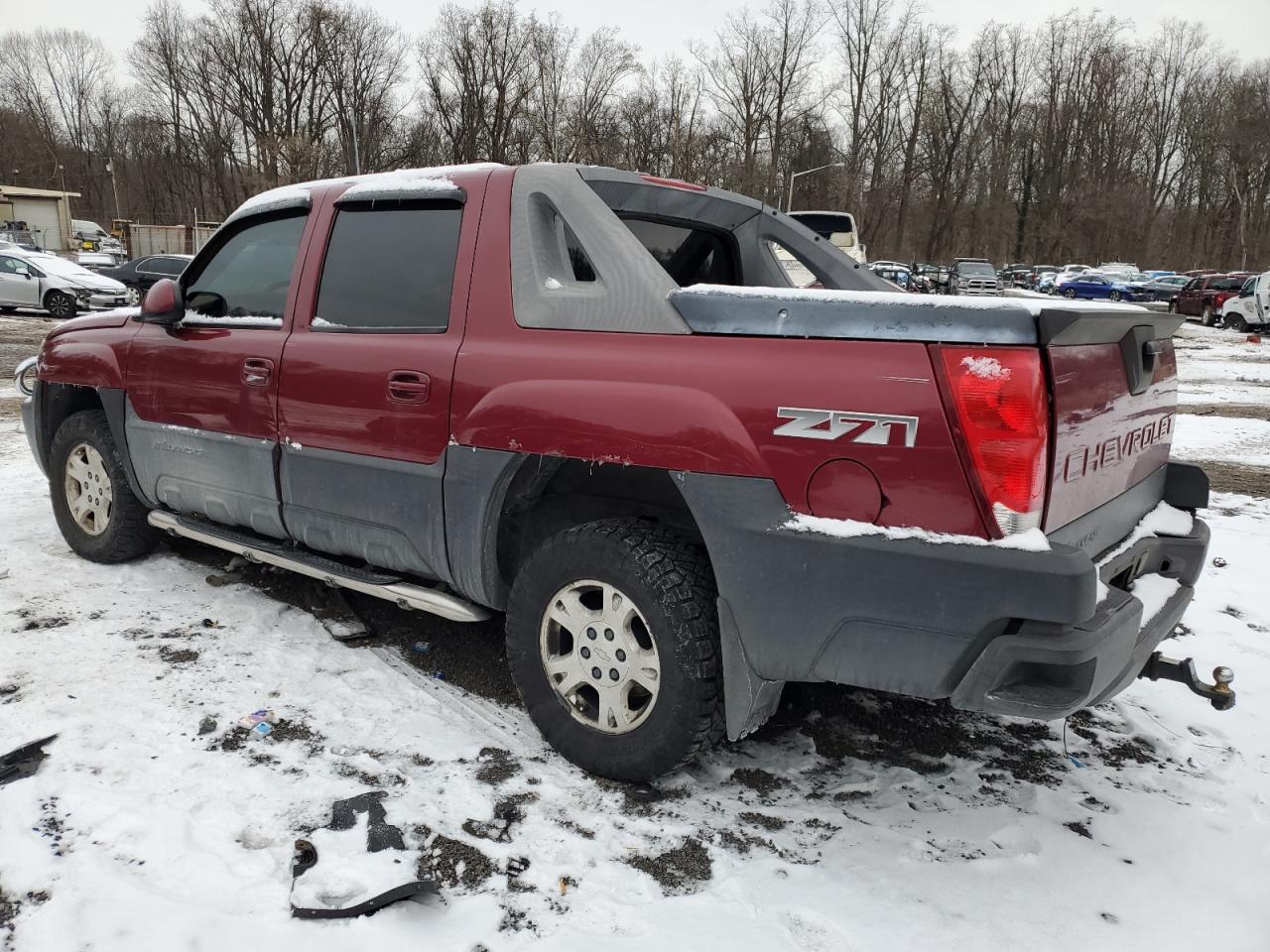 2004 Chevrolet Avalanche - Image 2