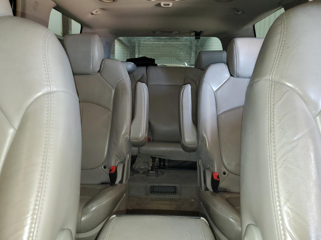 2008 GMC Acadia - Image 10