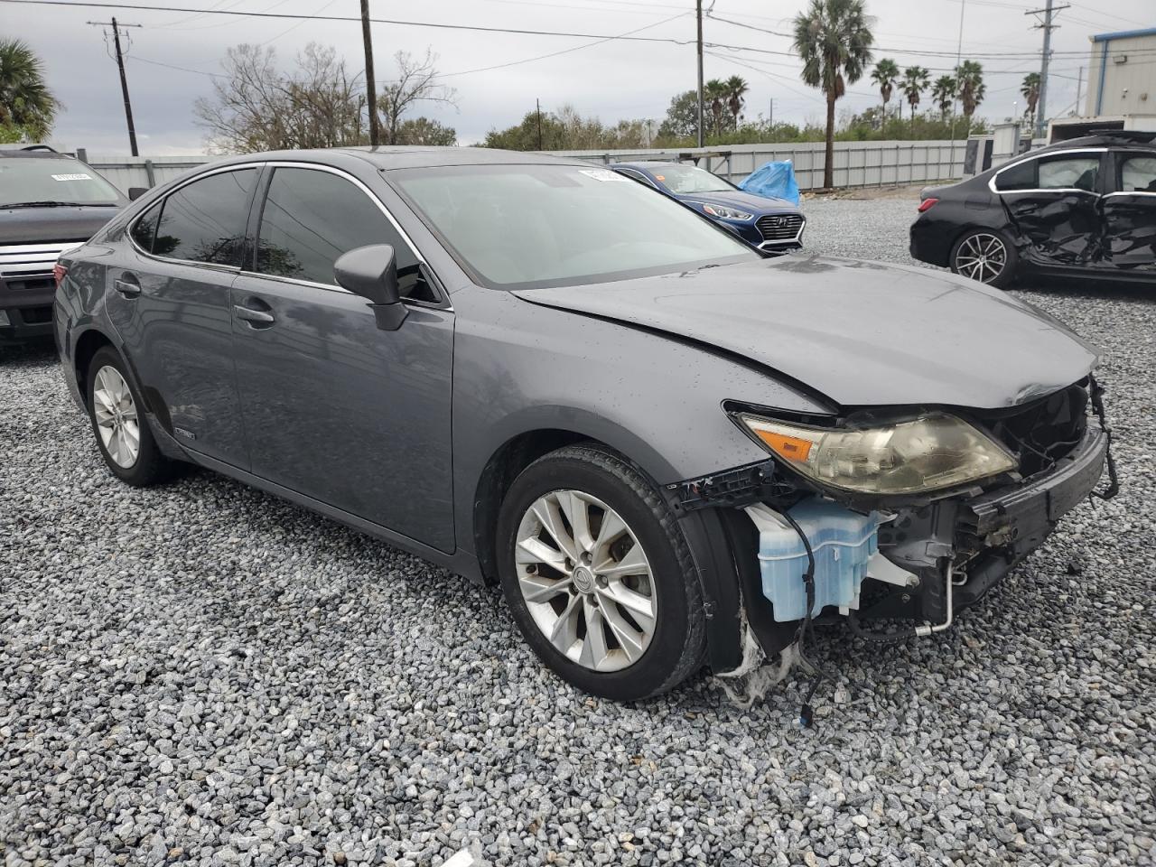 2013 Lexus ES - Image 4