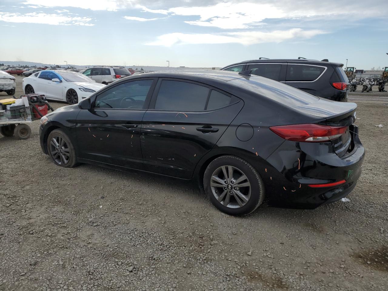 VIN KMHD84LFXHU247074 2017 HYUNDAI ELANTRA no.2