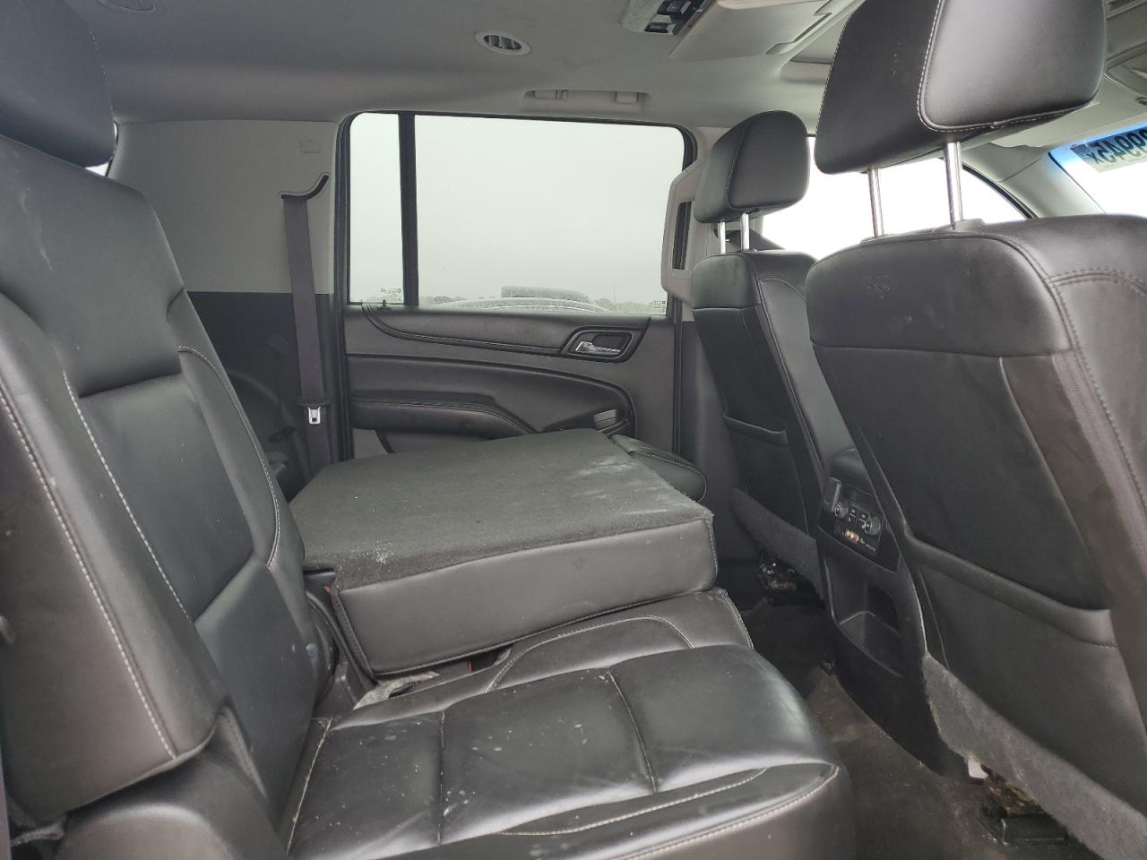 2016 Chevrolet Suburban - Image 11