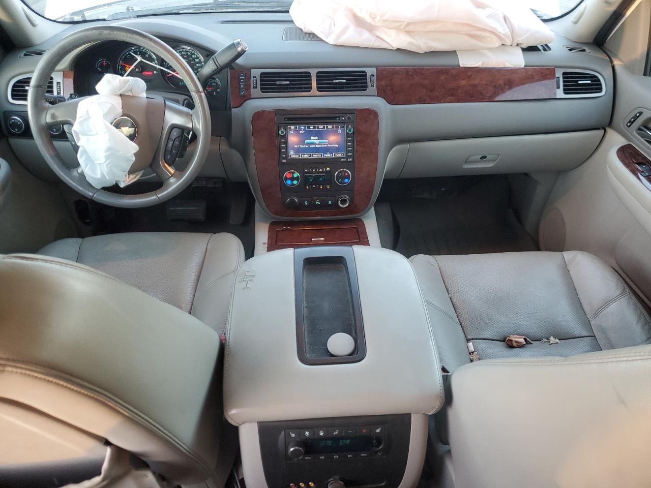 2009 Chevrolet Suburban - Image 8