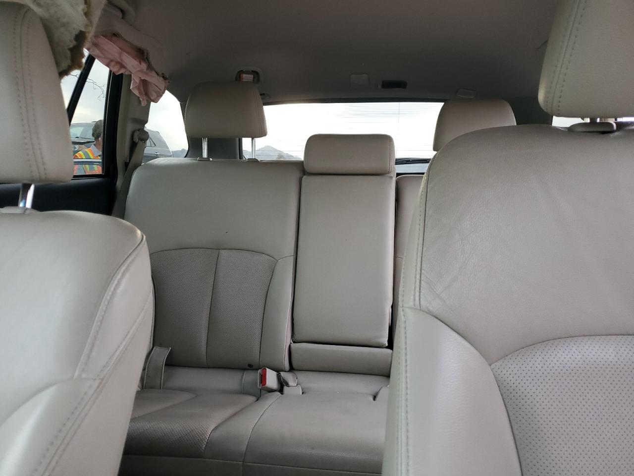 2013 Subaru Outback - Image 10