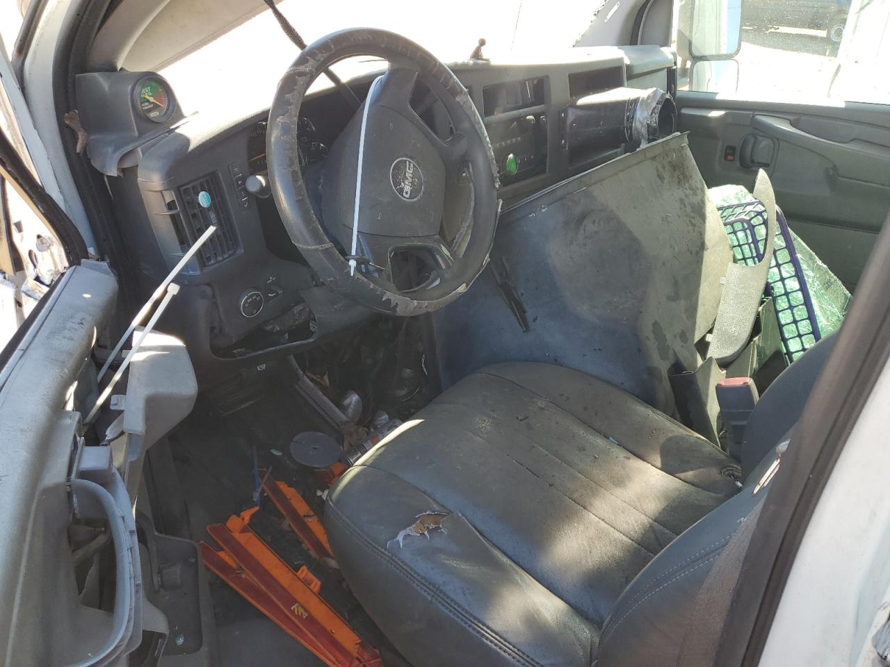 2008 GMC Savana - Image 8