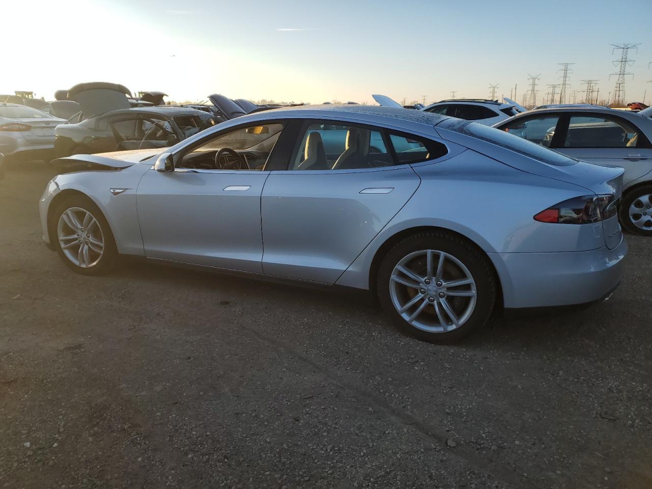 VIN 5YJSA1H16EFP32411 2014 TESLA MODEL S no.2