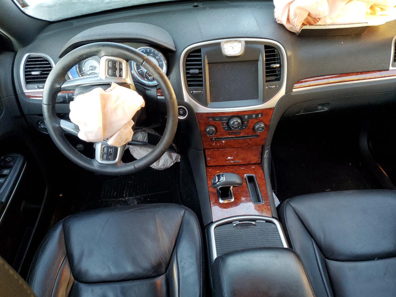 2014 Chrysler 300 - Image 8
