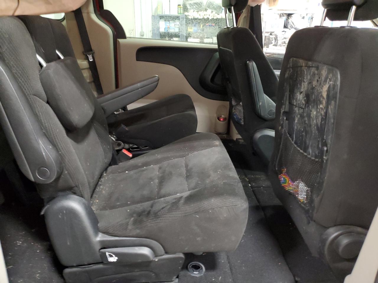 2014 Dodge Caravan - Image 11