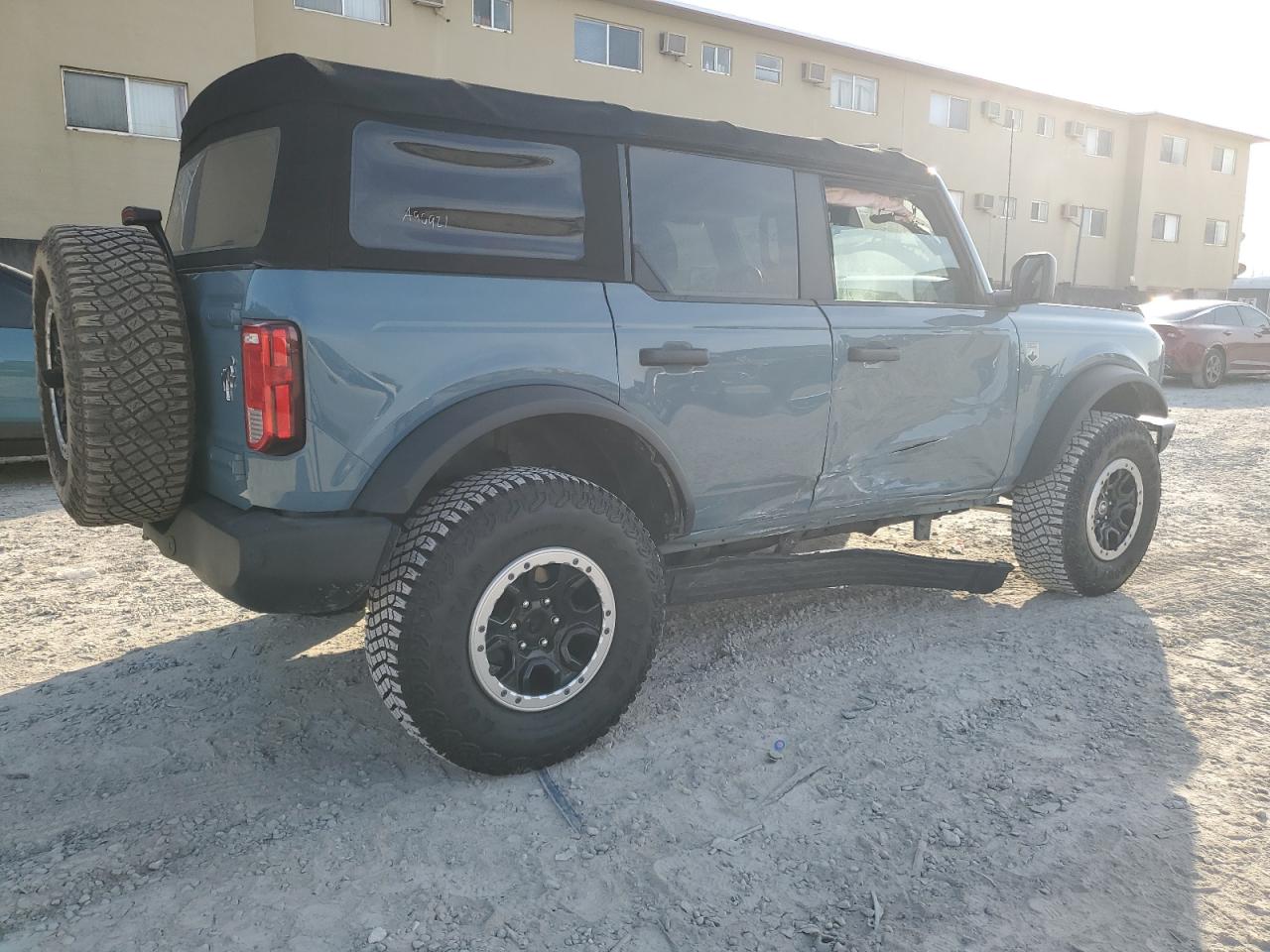 2021 Ford Bronco - Image 3