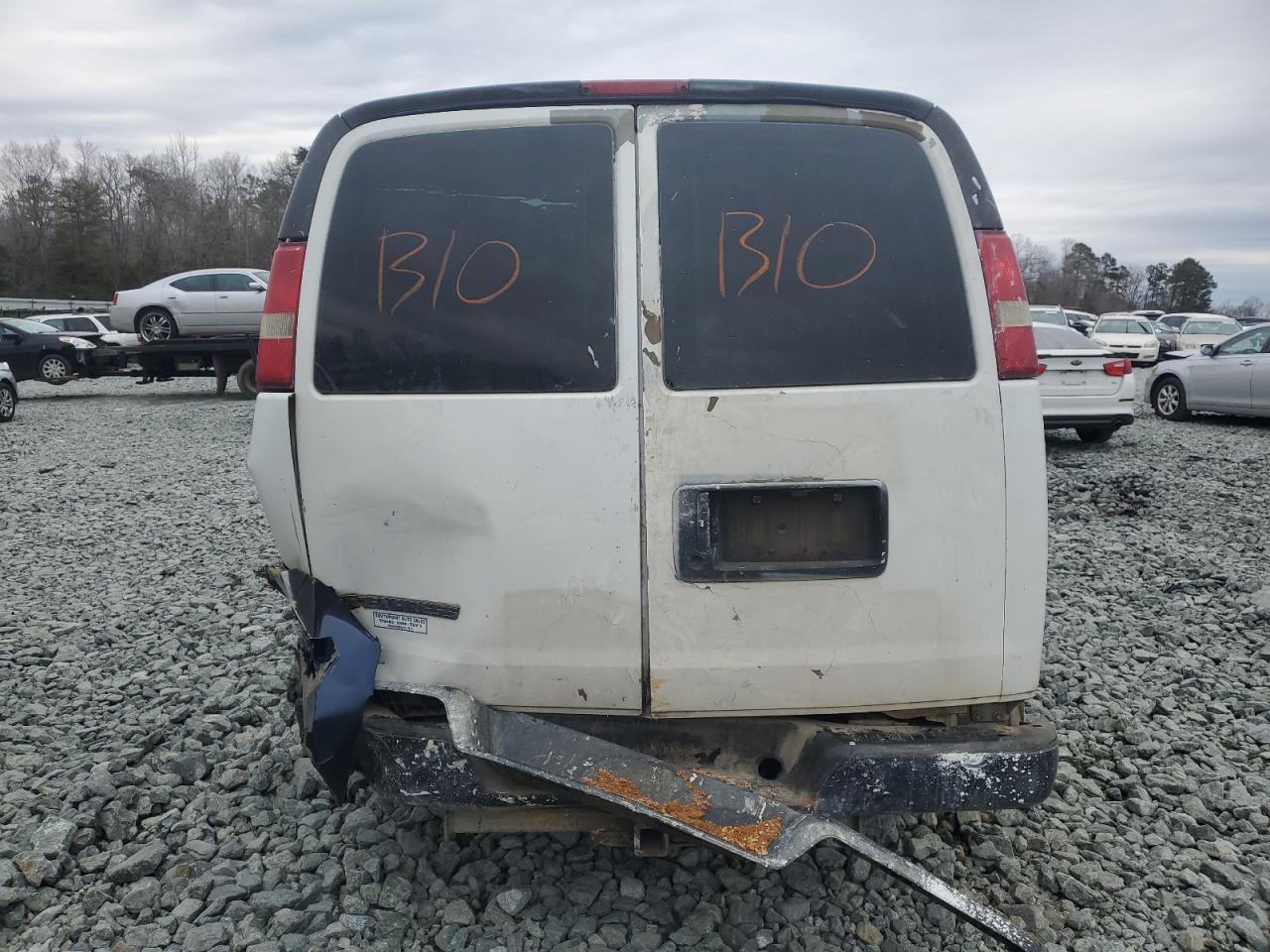 2009 Chevrolet Express - Image 6