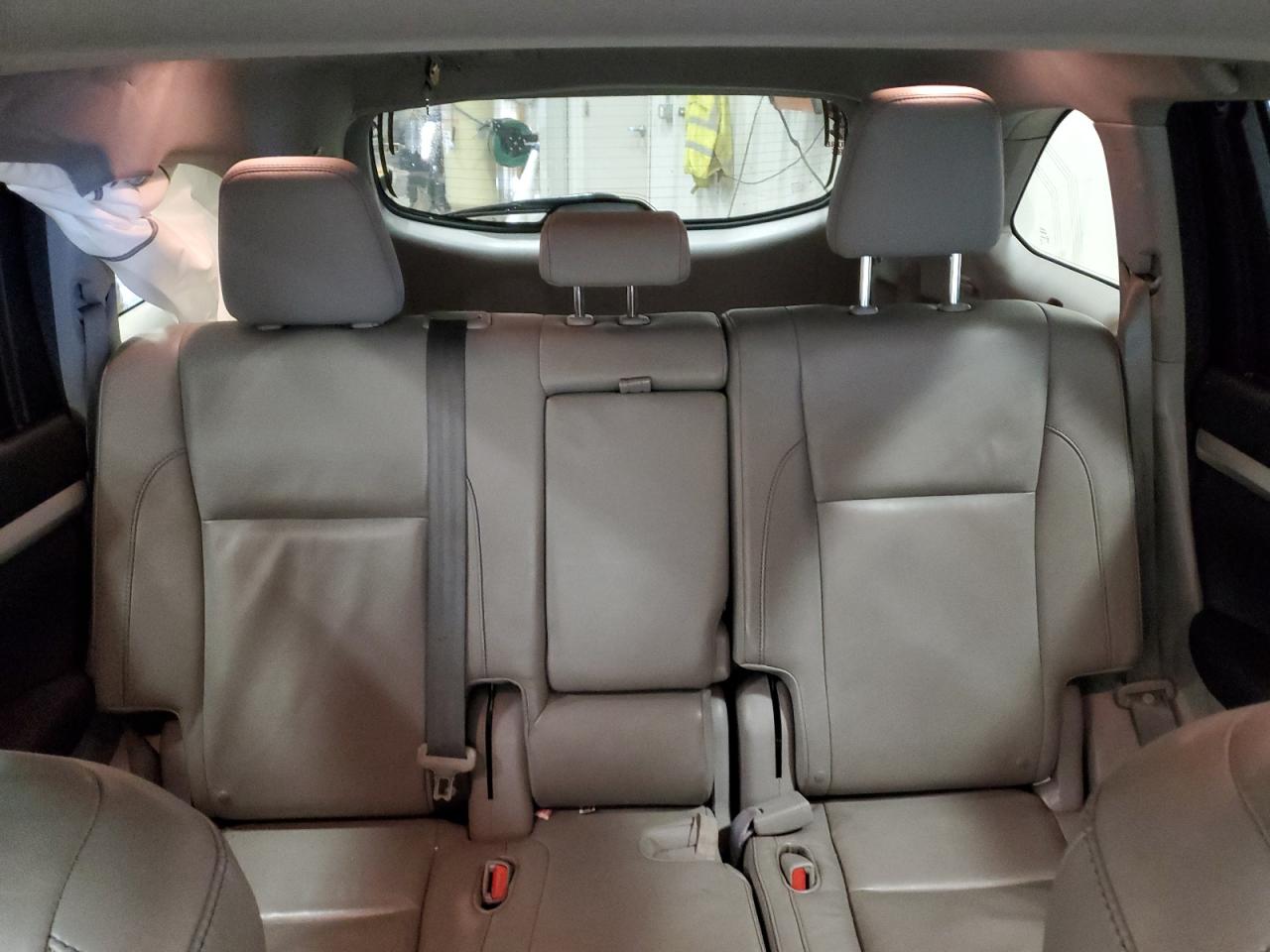 2015 Toyota Highlander - Image 10