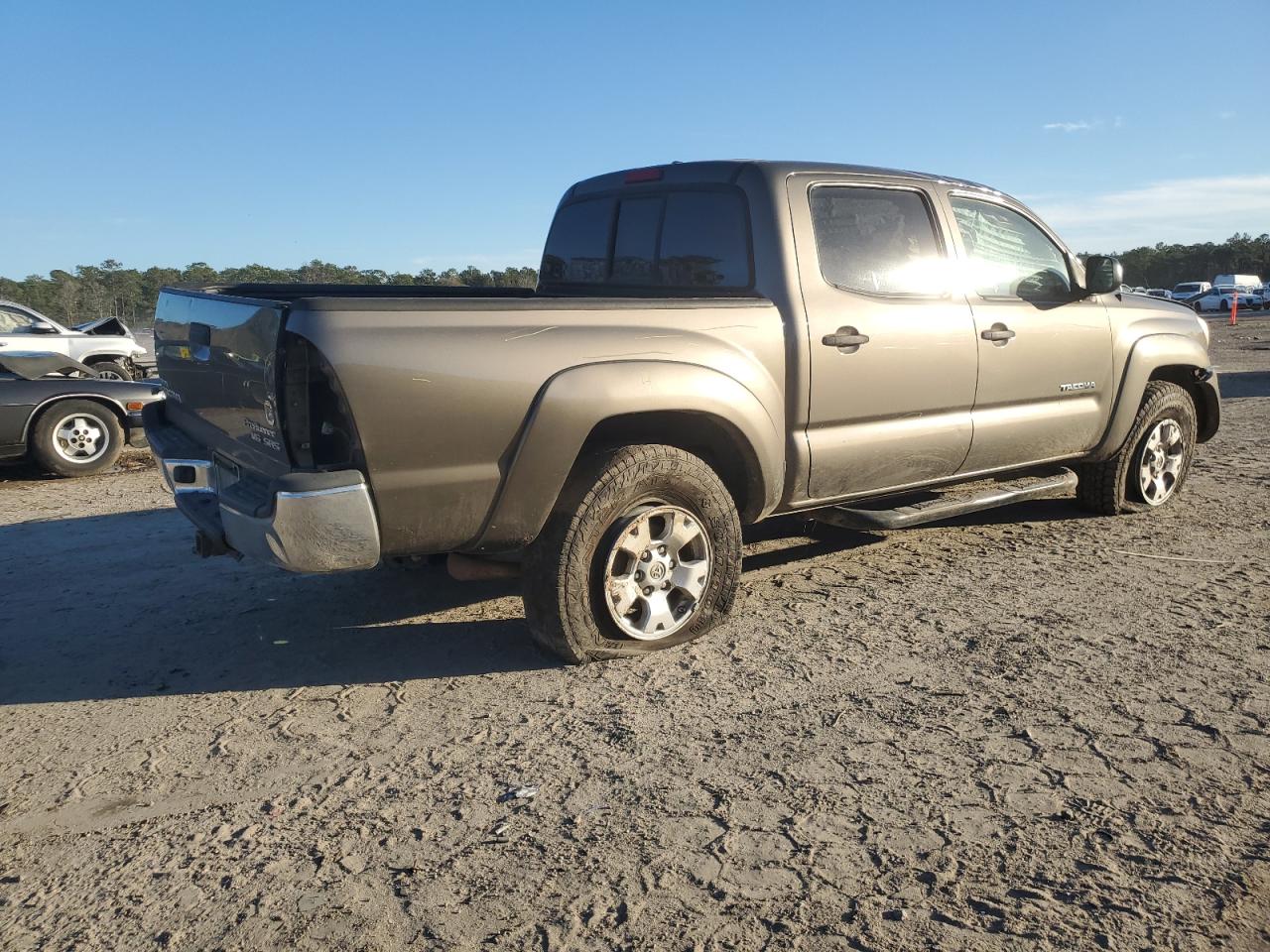 2010 Toyota Tacoma - Image 3
