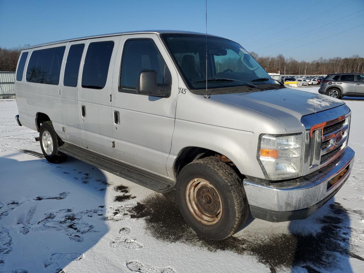 2013 Ford Econoline - Image 4