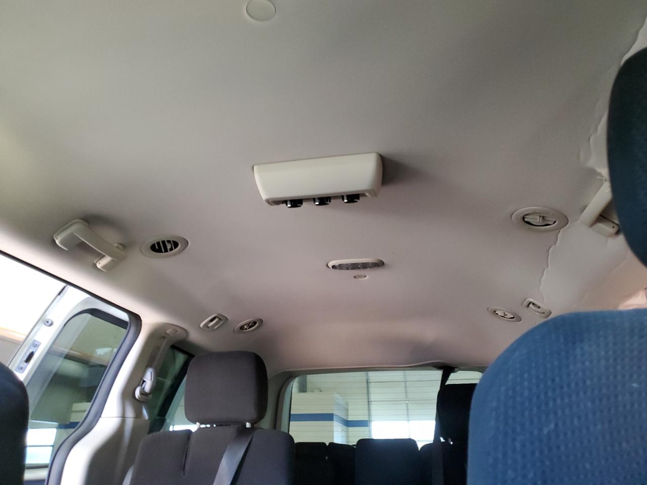 2016 Dodge Caravan - Image 10