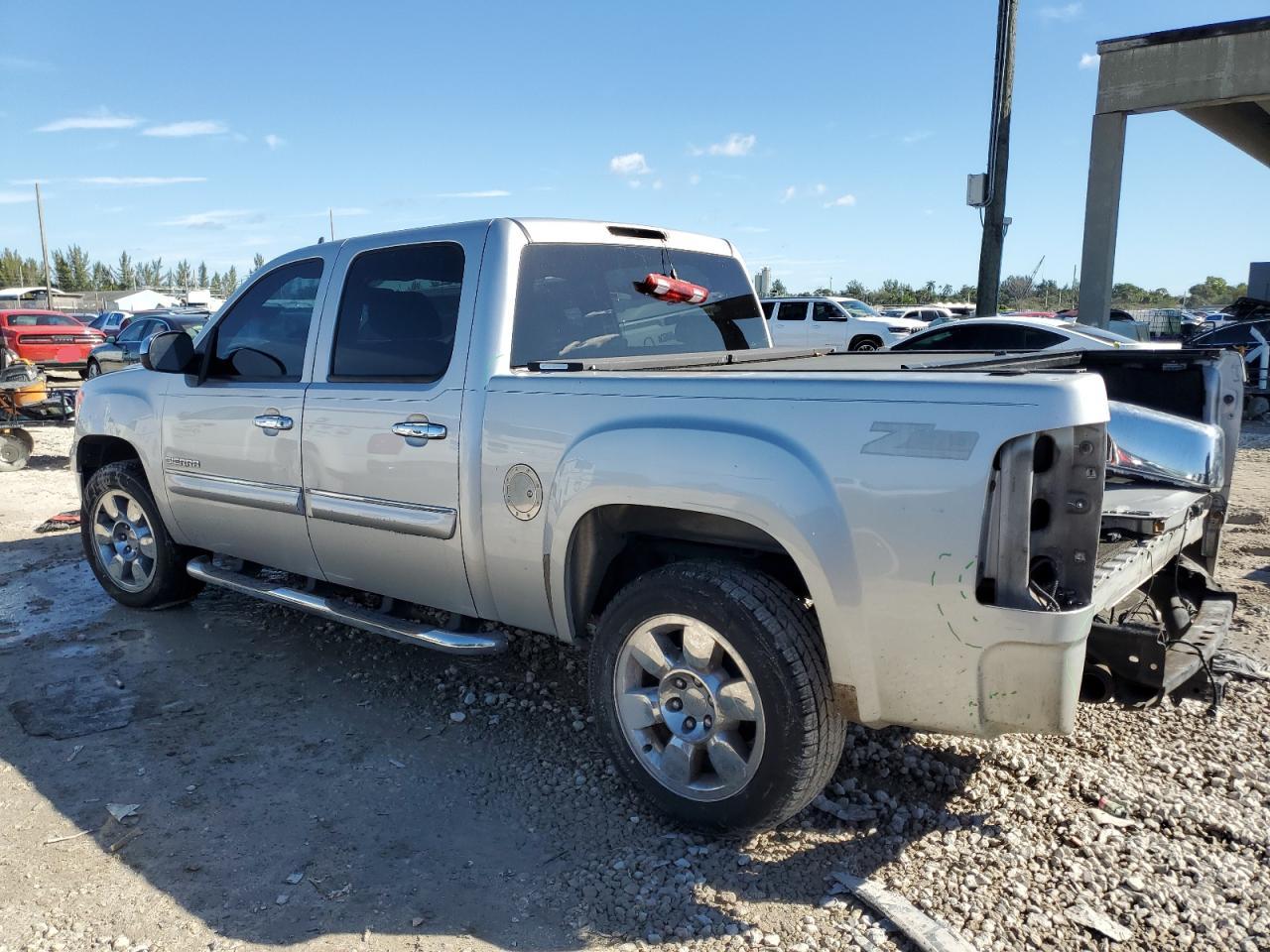 2010 GMC Sierra - Image 2