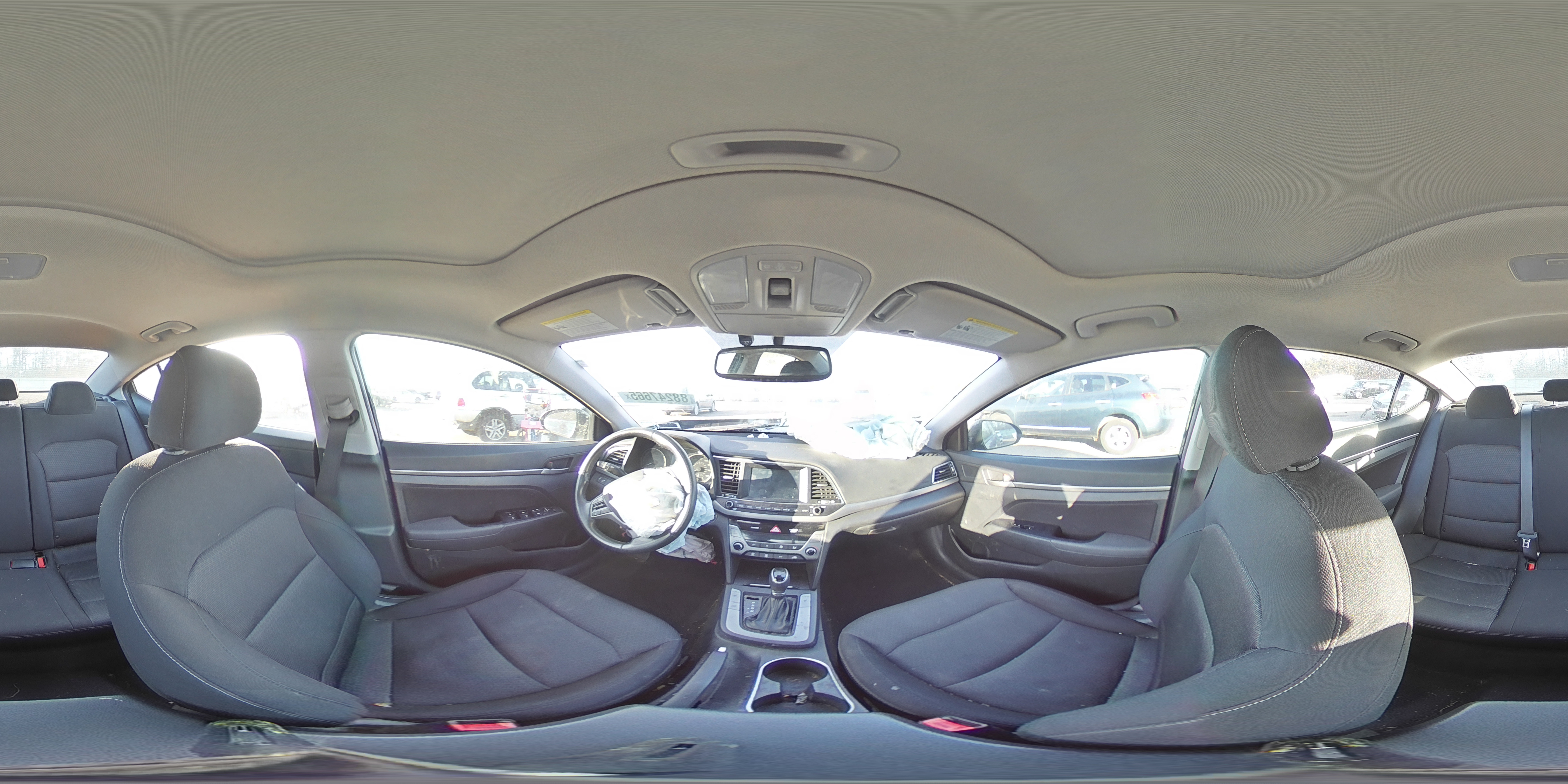 2018 Hyundai Elantra - Image 12
