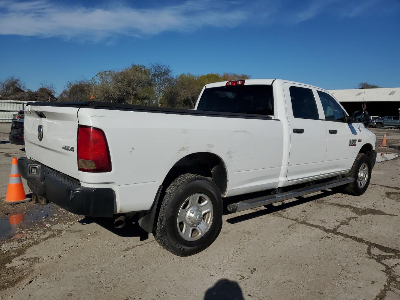 2015 RAM 3500 - Image 4