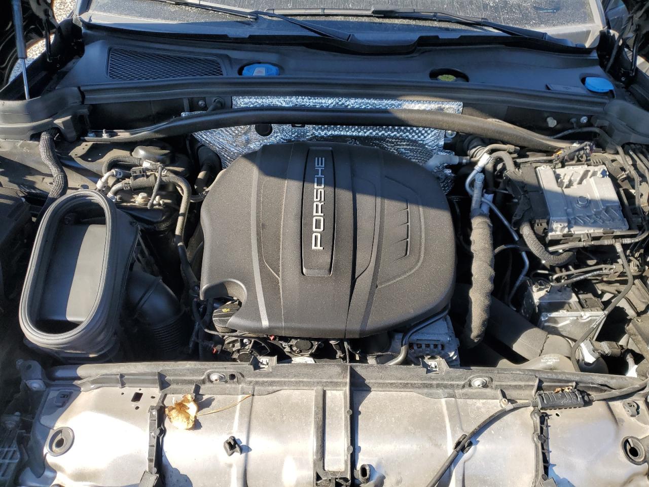 2020 Porsche Macan - Image 12