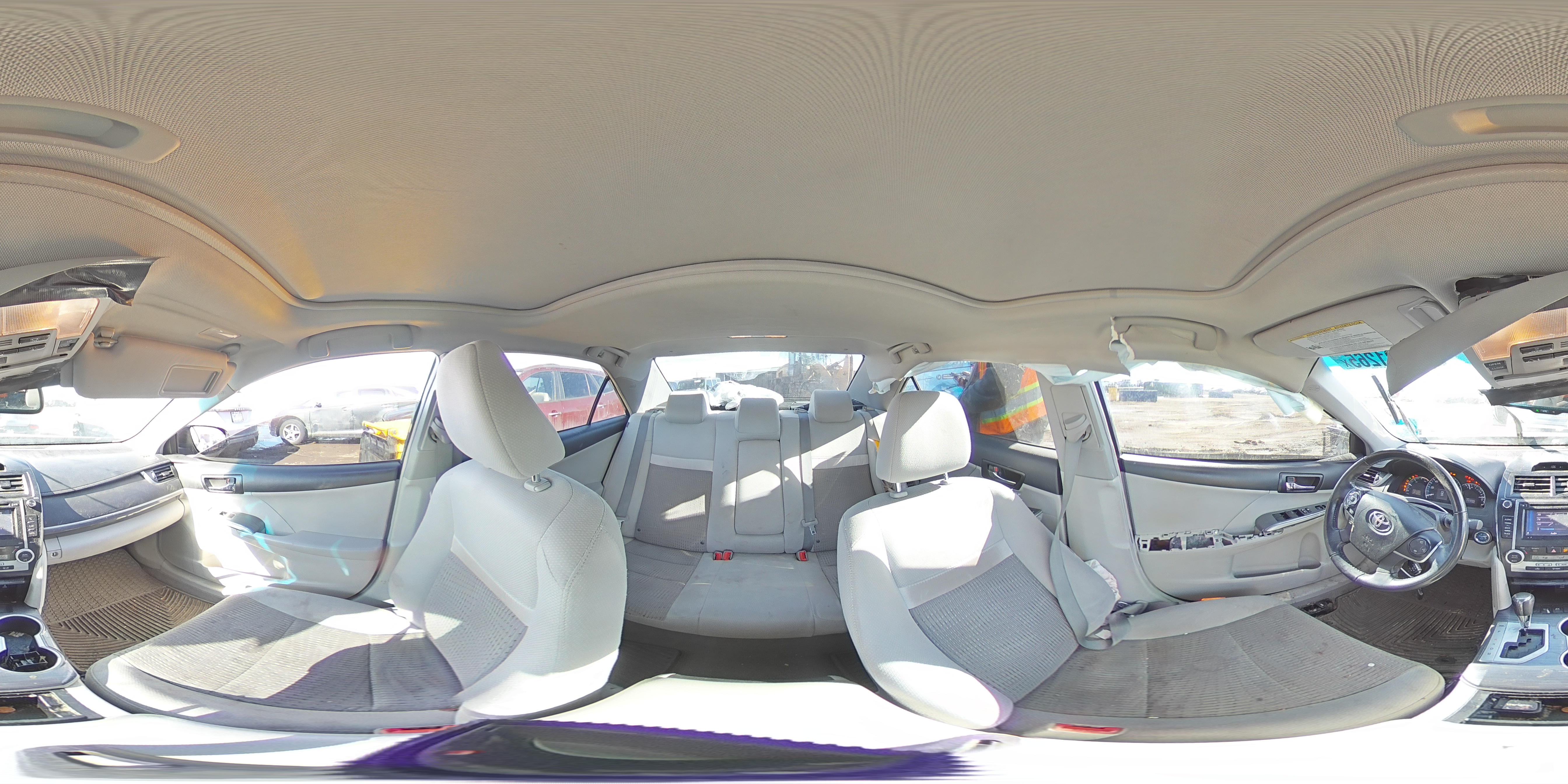 2014 Toyota Camry - Image 13