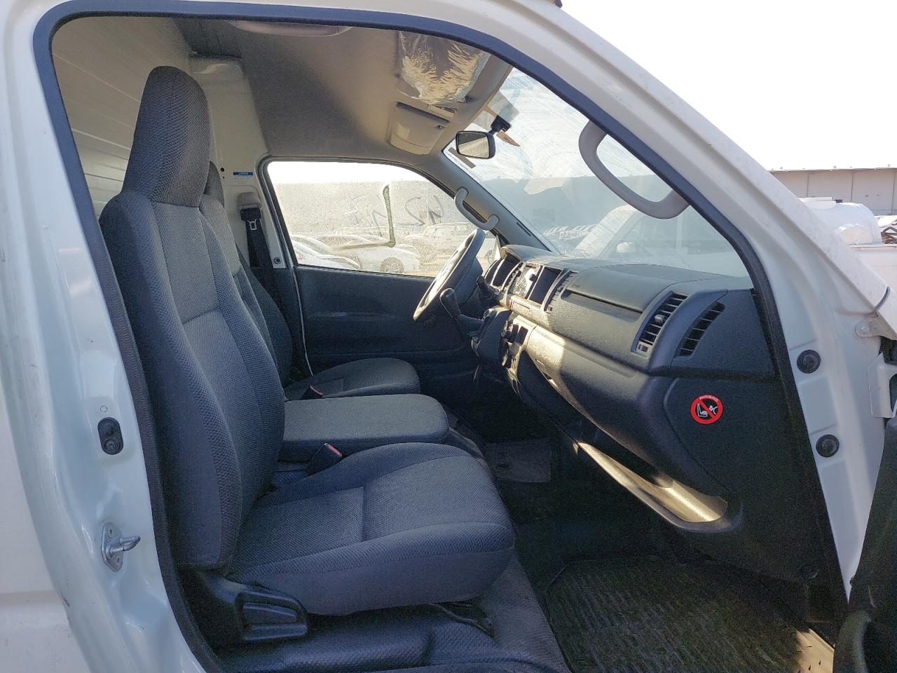 JTFPX22P0P0100729 - 2023 Toyota Hiace - #42474585