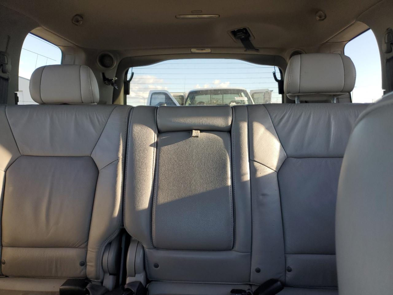 2010 Honda Pilot - Image 10