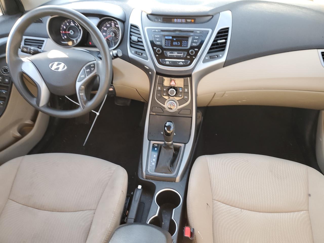 2016 Hyundai Elantra - Image 8