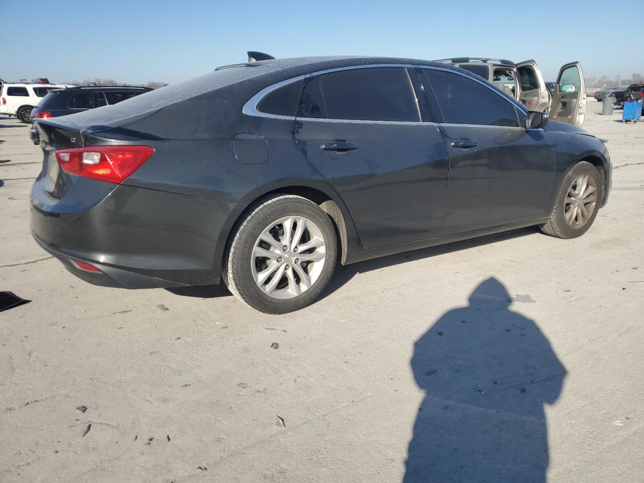 2018 Chevrolet Malibu - Image 3