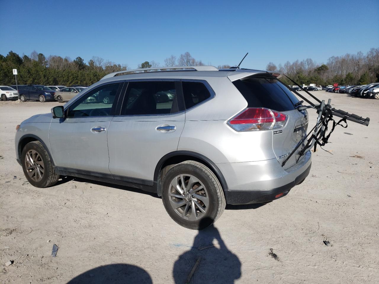 2015 Nissan Rogue - Image 2