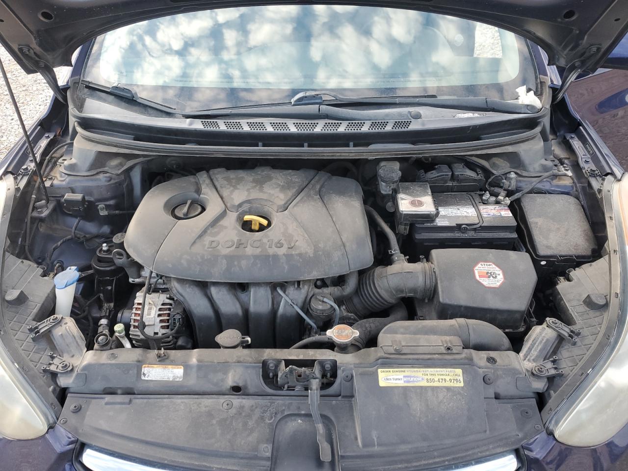 2013 Hyundai Elantra - Image 11