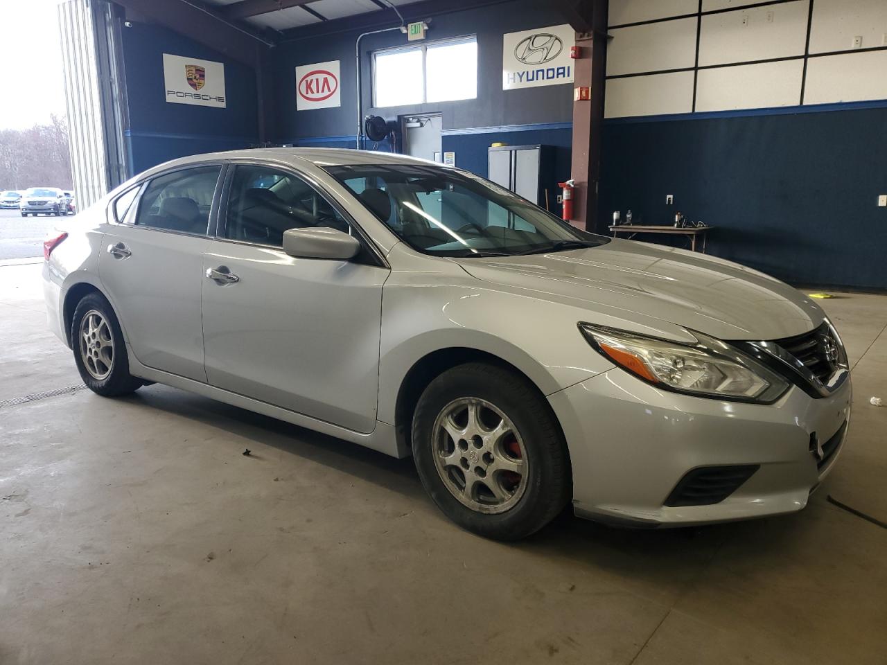 VIN 1N4AL3AP2HN345463 2017 NISSAN ALTIMA no.4