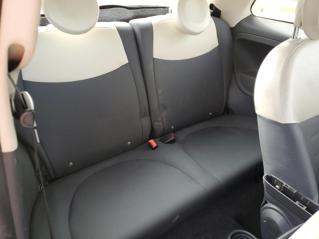 2012 Fiat 500 - Image 10