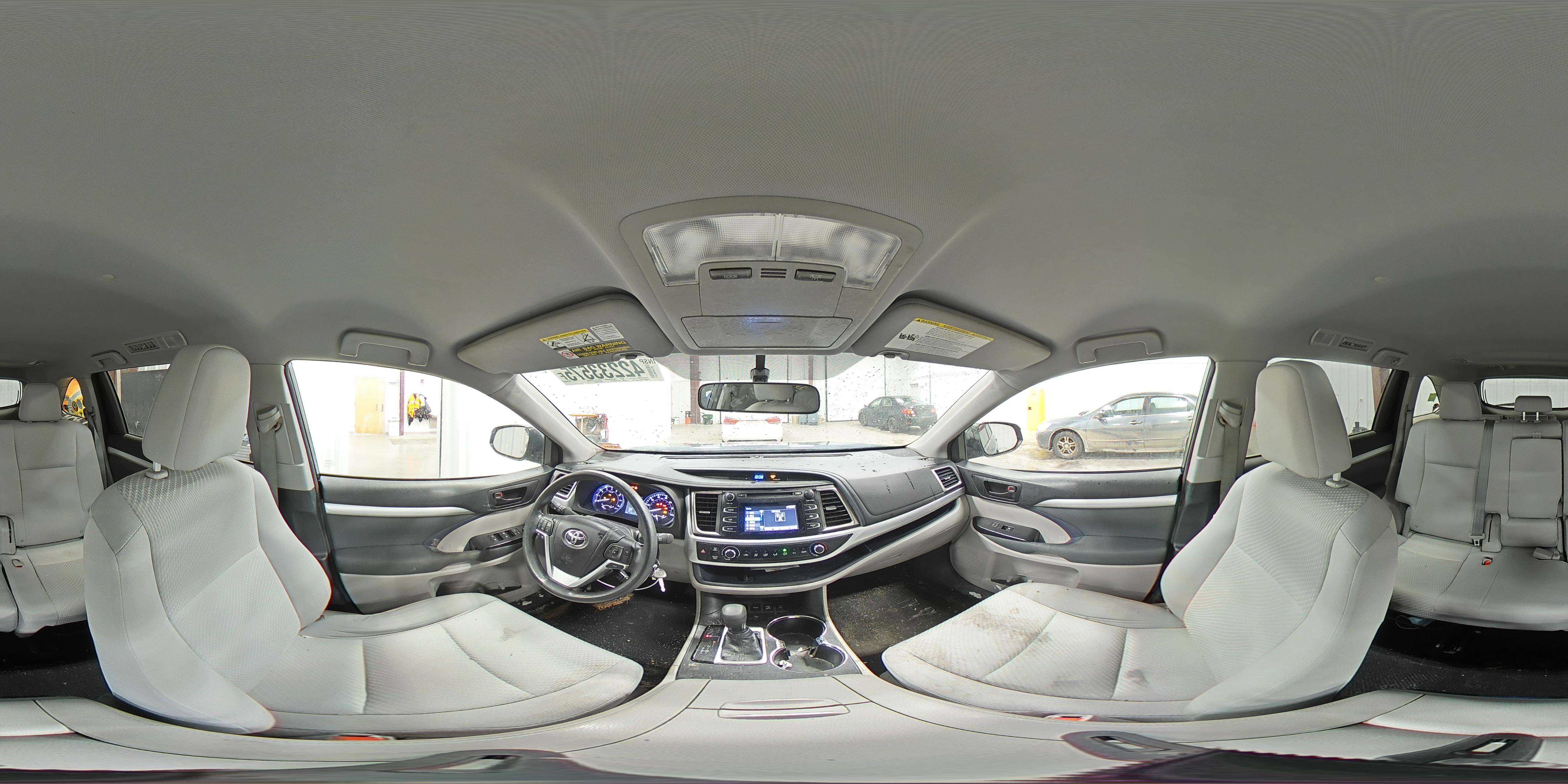 2015 Toyota Highlander - Image 14